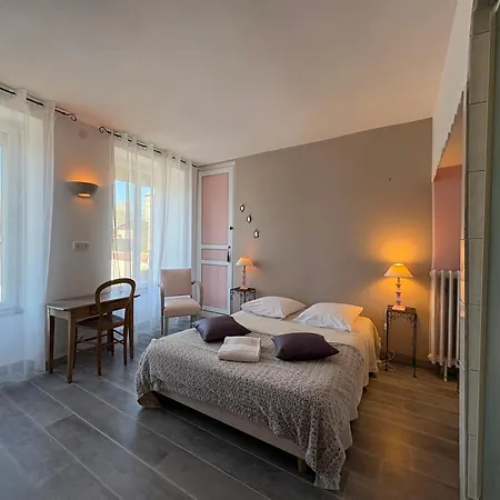 Grande Maison 6 Proche Centre Et Activites * Condé-sur-Noireau